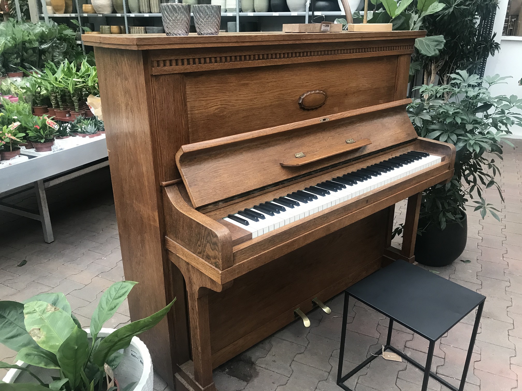 Piano in de Intratuin in Tilburg.
